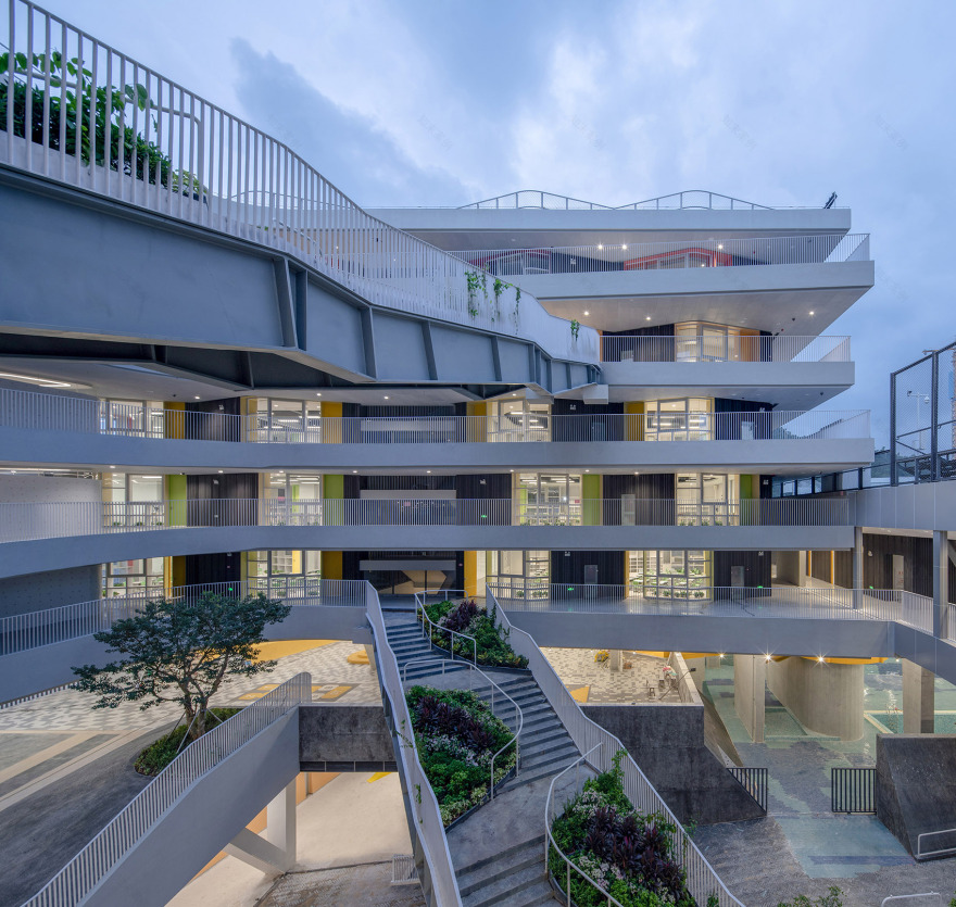 红岭实验小学 | 垂直校园,山谷庭院,儿童乐园-25