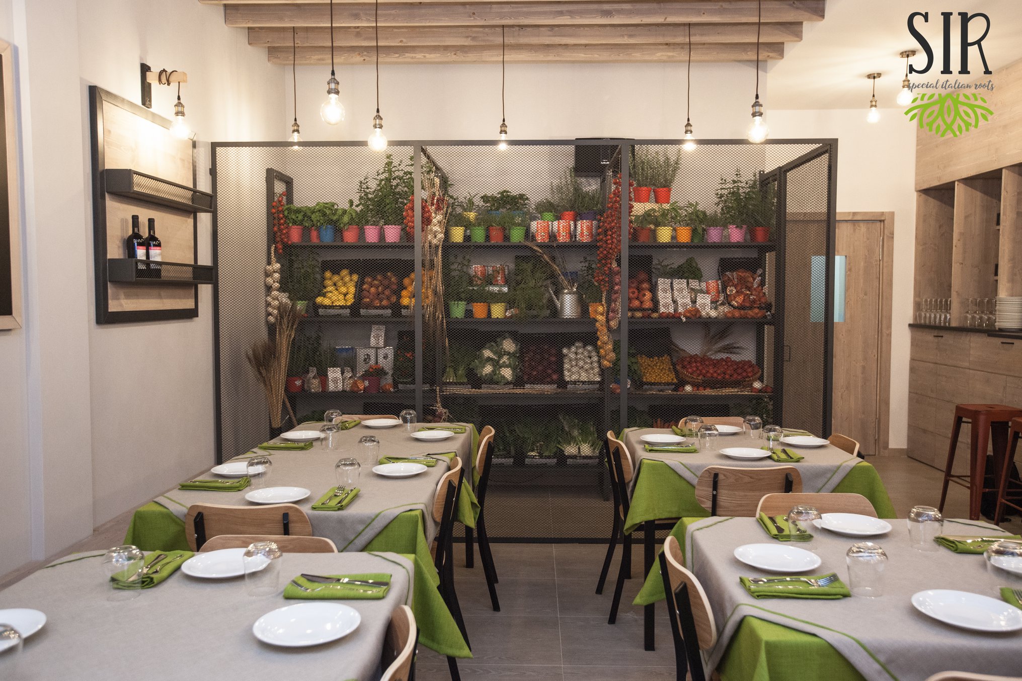 工业风新宠 | S.I.R.比萨店设计-6