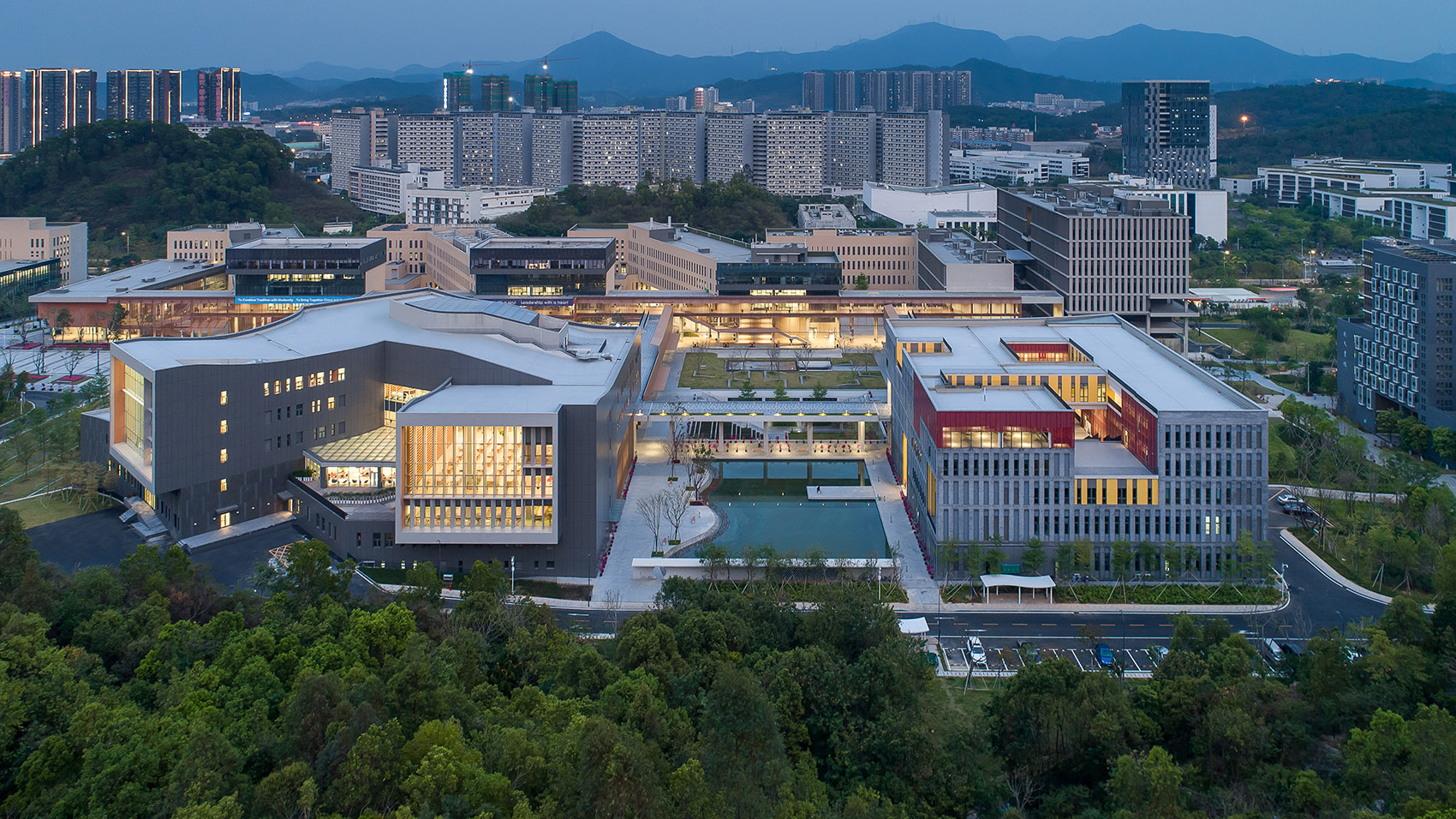 香港中文大学（深圳）图书馆/配合校园的绿地轴线，维系自然坡地的完整性-66