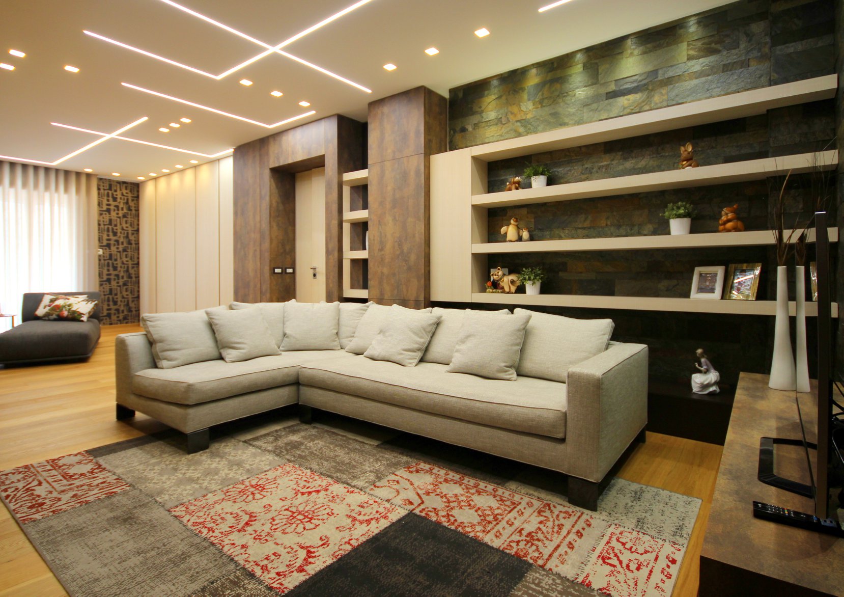 温馨现代家居，打造多功能生活空间-2