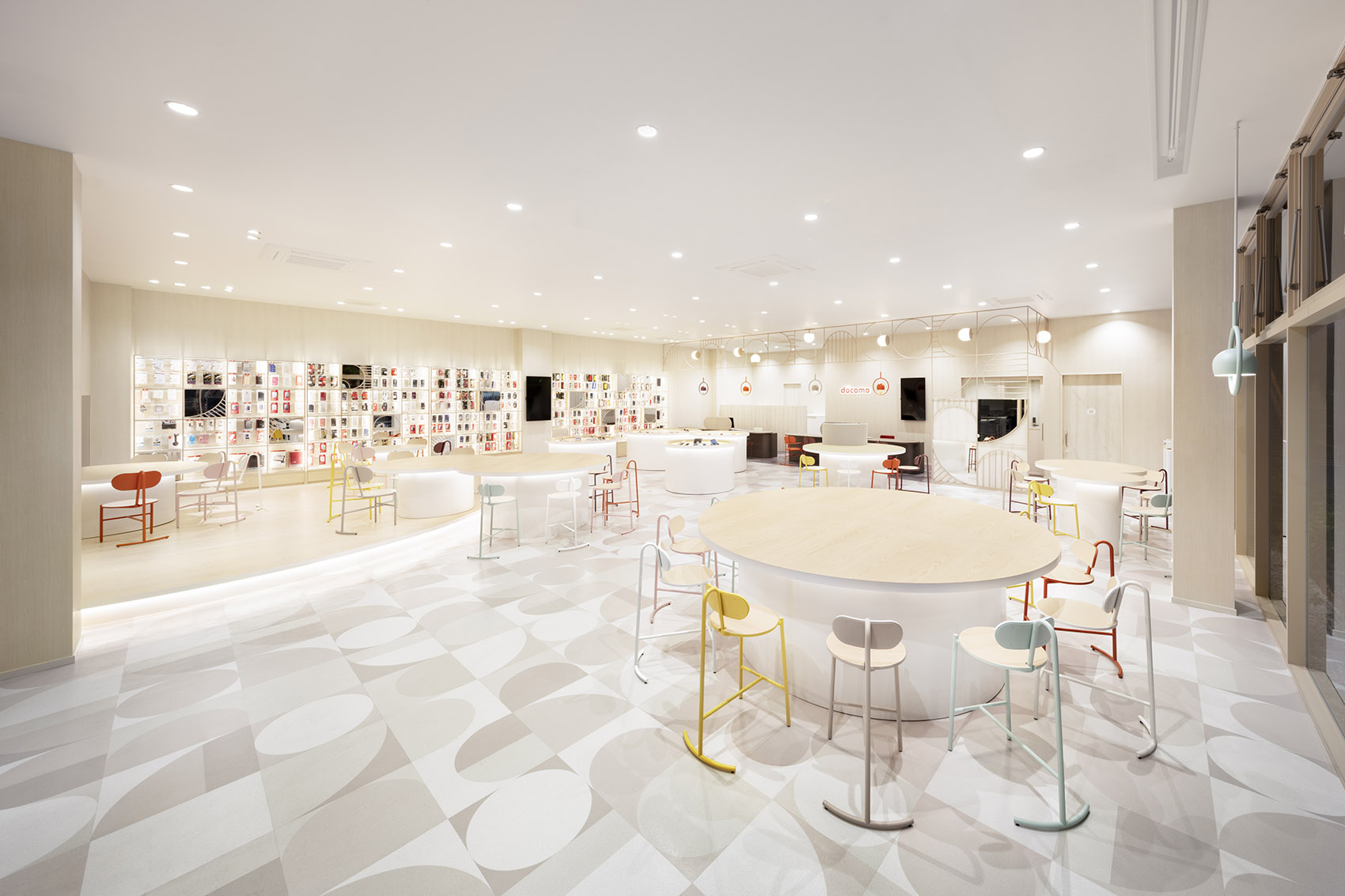 docomo商店和体验空间，日本/以设计支持移动运营商业务模式的重大变革-116