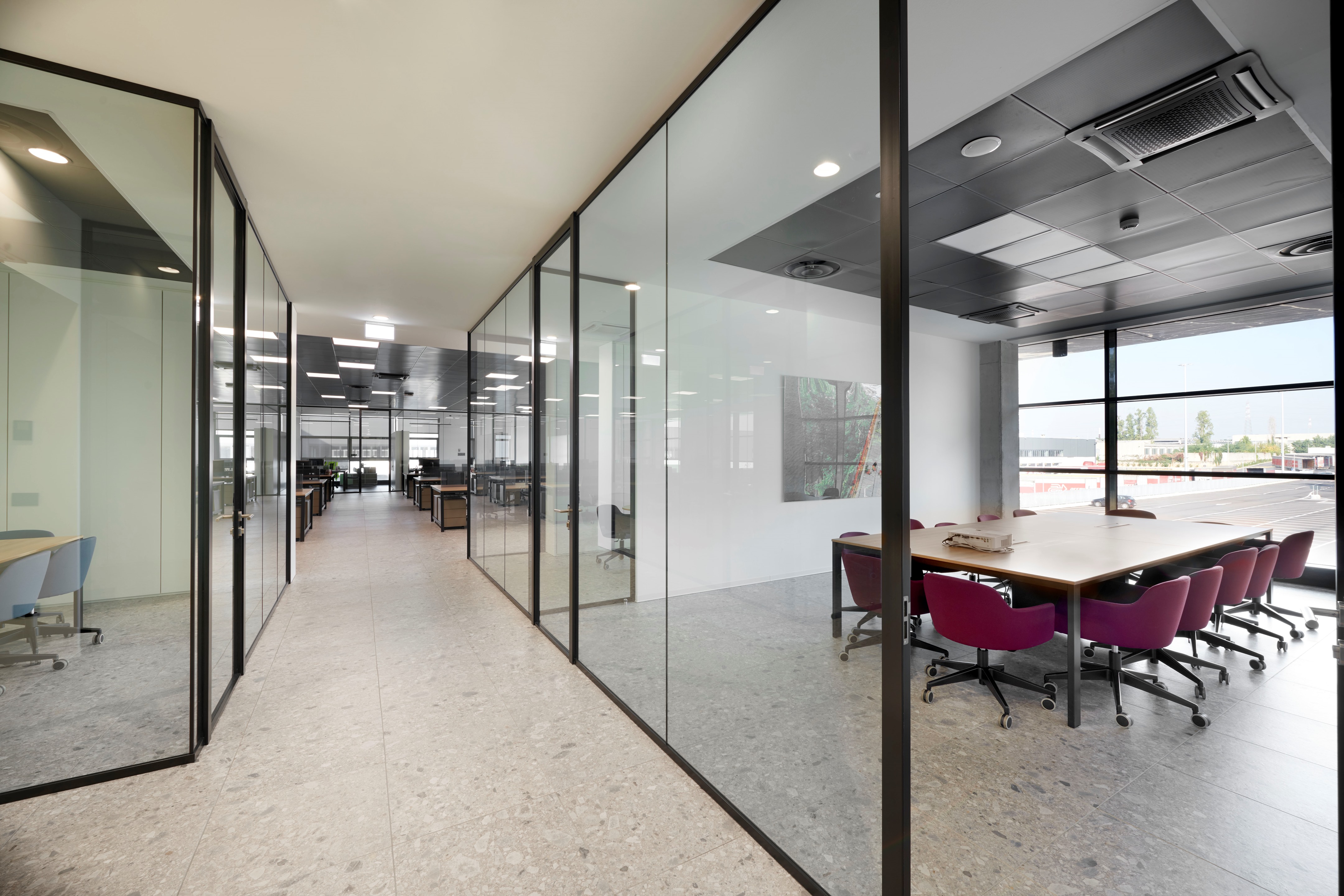 Arcese 总部室内设计 | 现代简约风格演绎高效办公空间-5