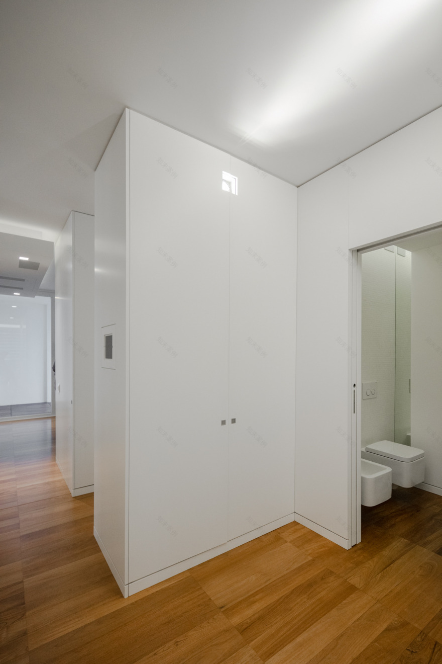 现代顶层公寓,打造无缝室内外空间-29