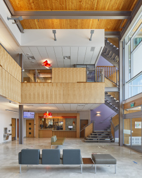 小镇新地标——Haldimand Central Administration Building