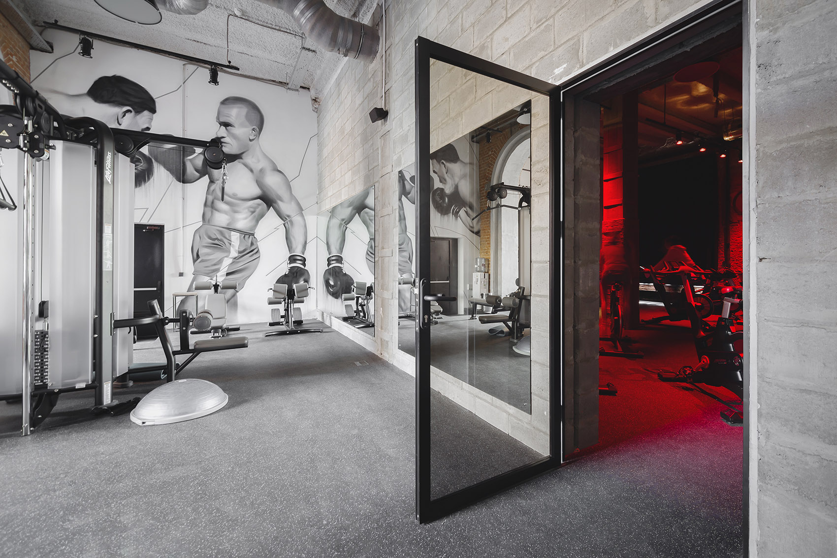 Sektsia健身房，莫斯科/纺织工厂变身充满现代感的健身俱乐部-81