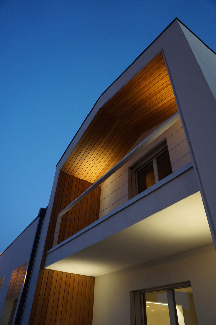 简约线条与自然材料的优雅融合——意大利 Vicarello 建筑工作室-0