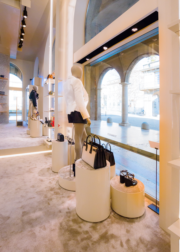 柔美粉色调,颠覆传统设计的奢华商店-7