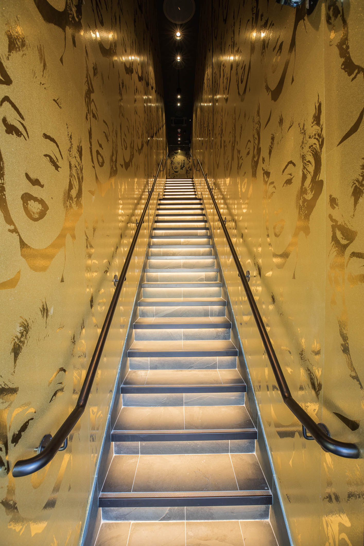 Cactus Club Cafe 旗舰店 | 温哥华设计团队打造的双层西餐厅-8