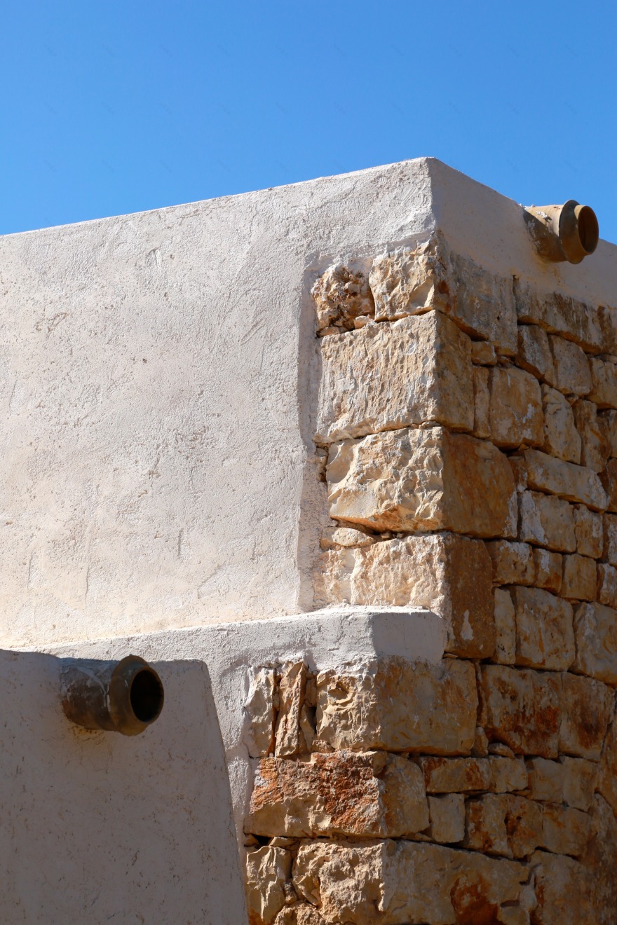 意大利乡村别墅,玻璃立方体与传统土屋的完美融合-11