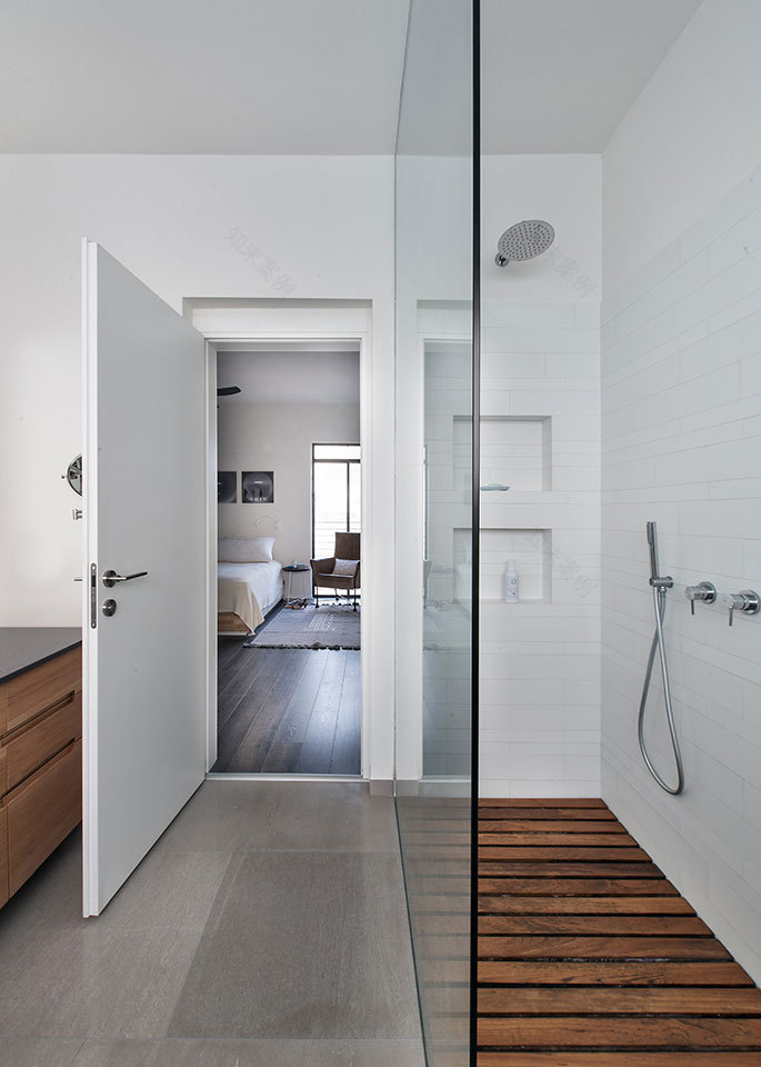 特拉维夫双家庭别墅 | 铝制框架与自然光的巧妙融合-18