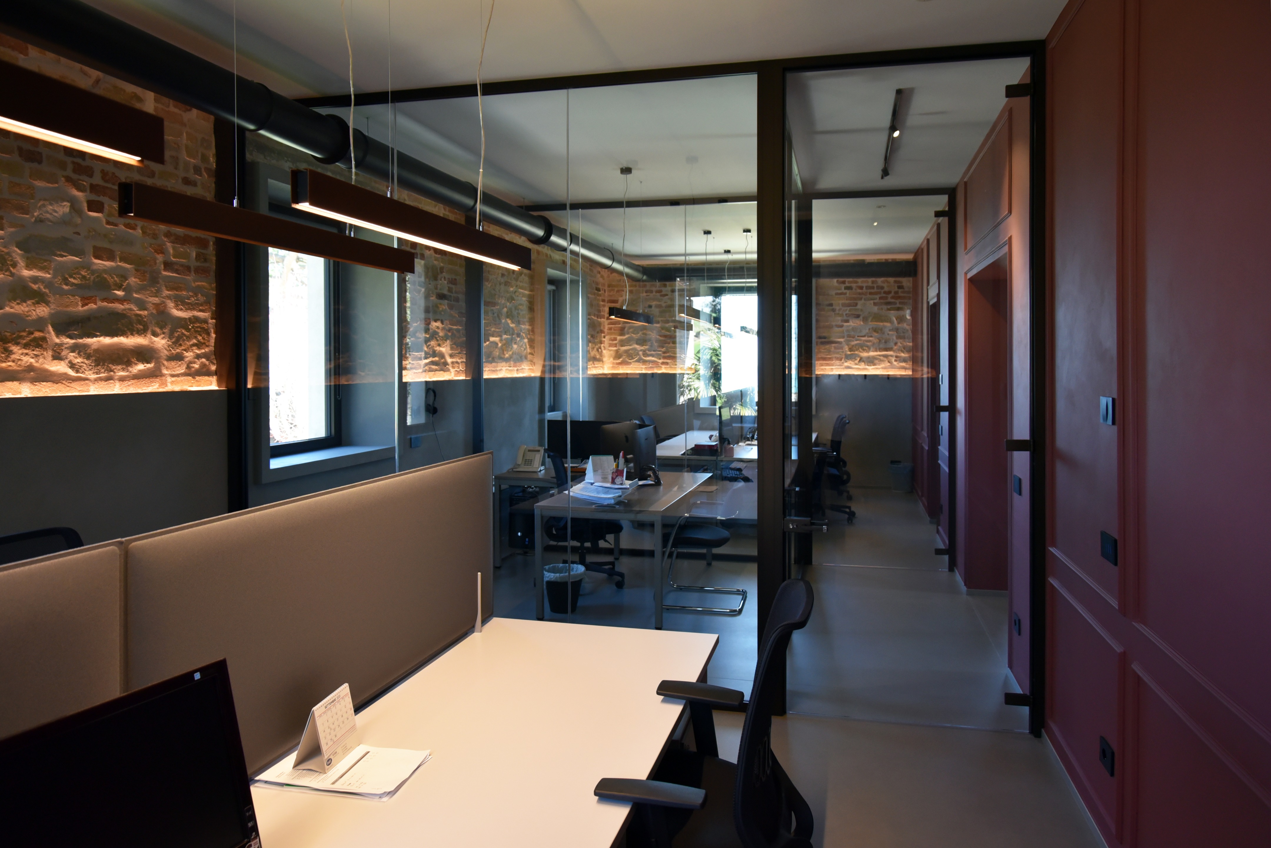 经典与现代共融的意大利总部室内设计-10