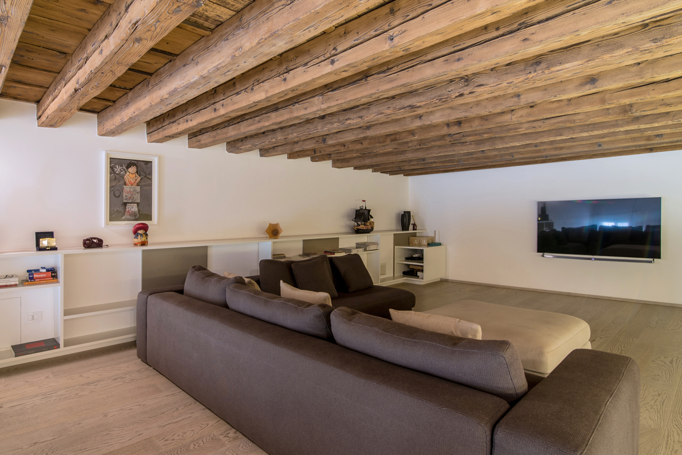 意大利 17 世纪宫殿翻新,优雅打造现代贵族空间-10