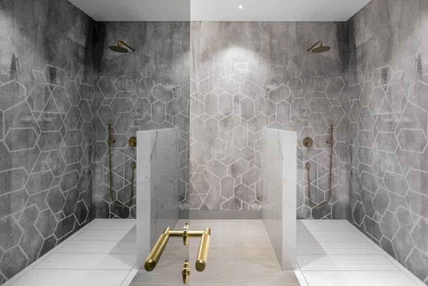 历史建筑中的透明轻盈之家-44