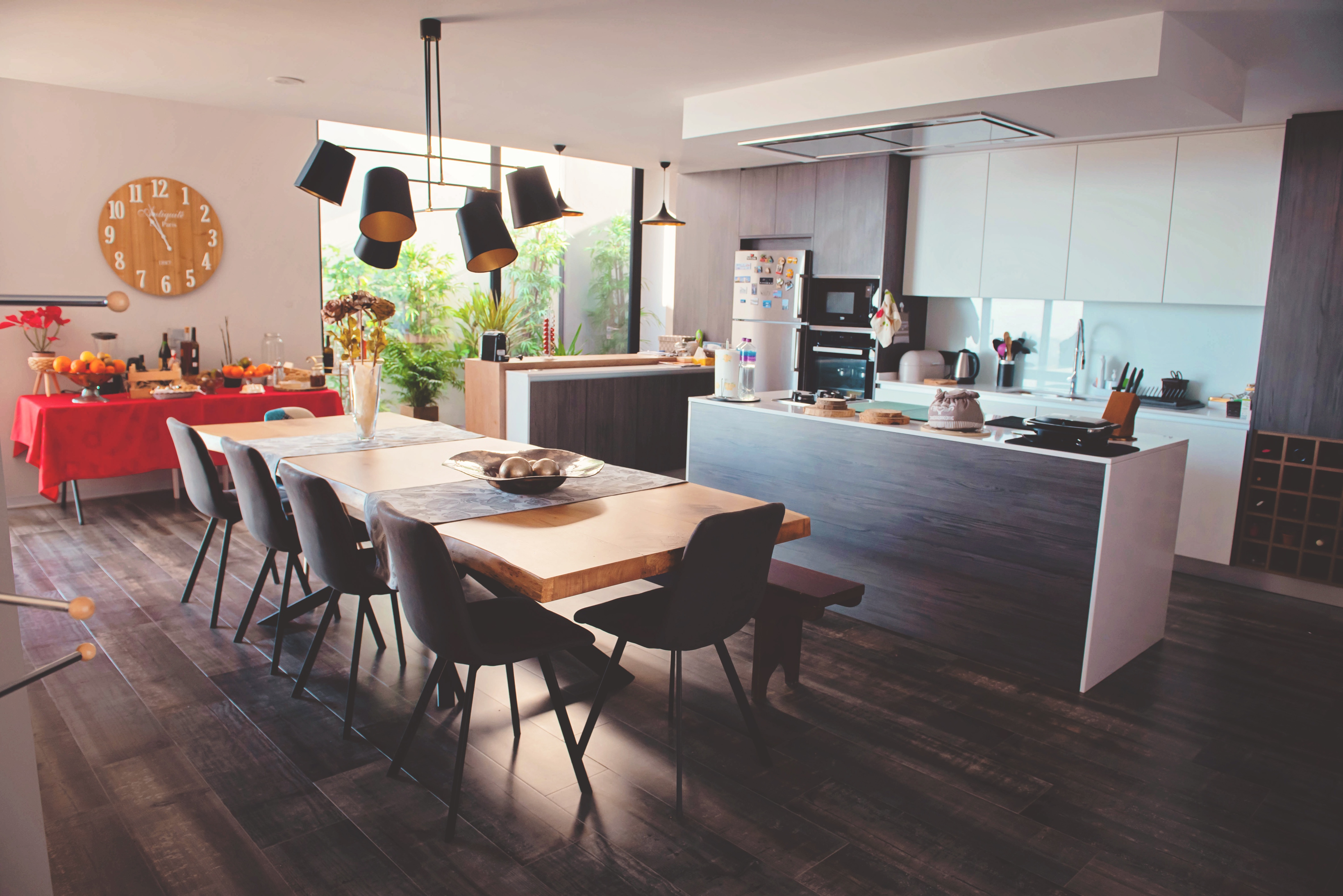 葡园美景映照下的现代简约别墅设计-9