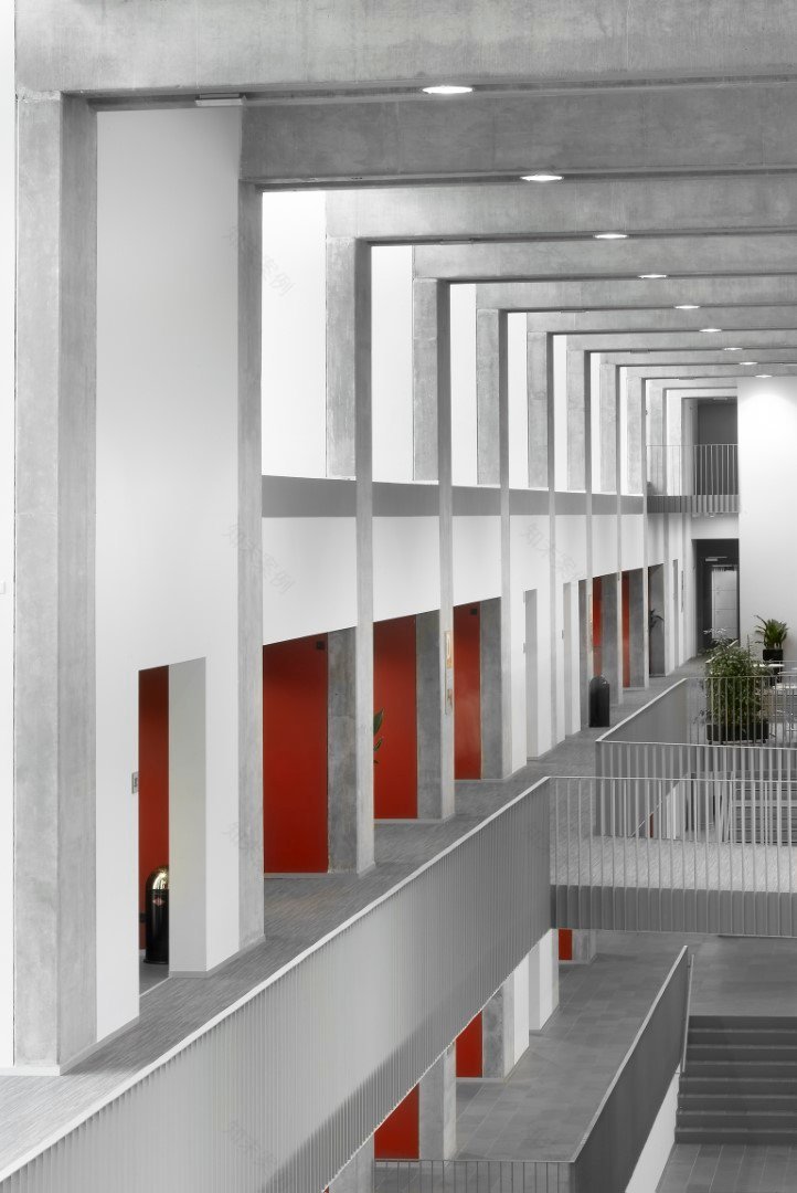 POLO Architects 打造 Telenet 总部办公建筑,融入城市环境-6