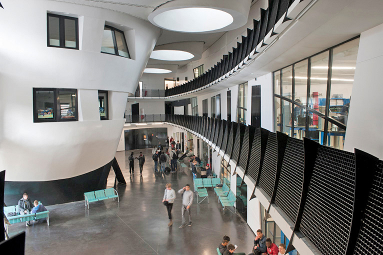 历史与现代共融的校园设计-25