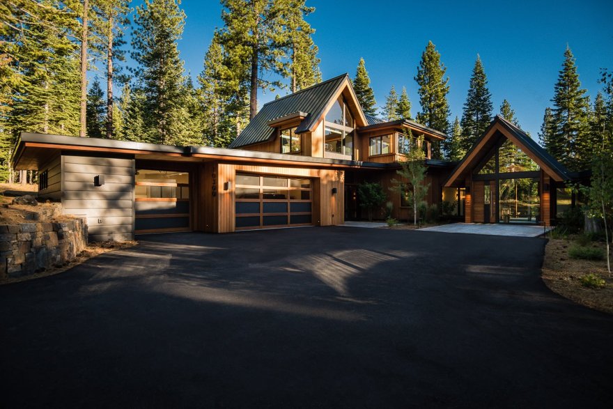 倾斜之地的璀璨明珠 | Crestwood Construction 的山居别墅设计-3