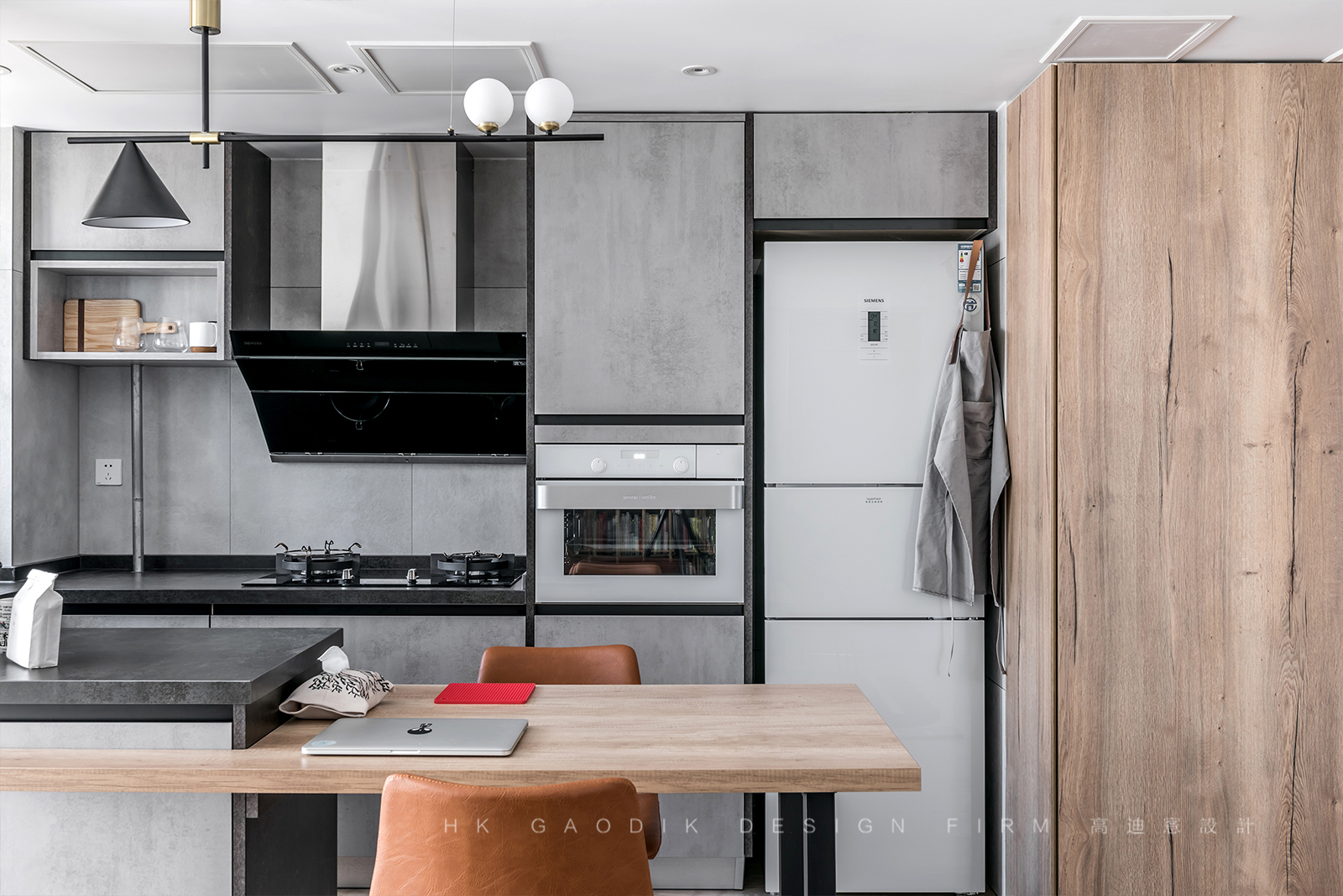 高迪愙设计事务所 | 平层住宅,控制细节平衡空间情感-19