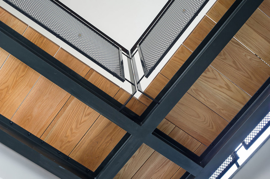 特拉维夫双家庭别墅 | 铝制框架与自然光的巧妙融合-4