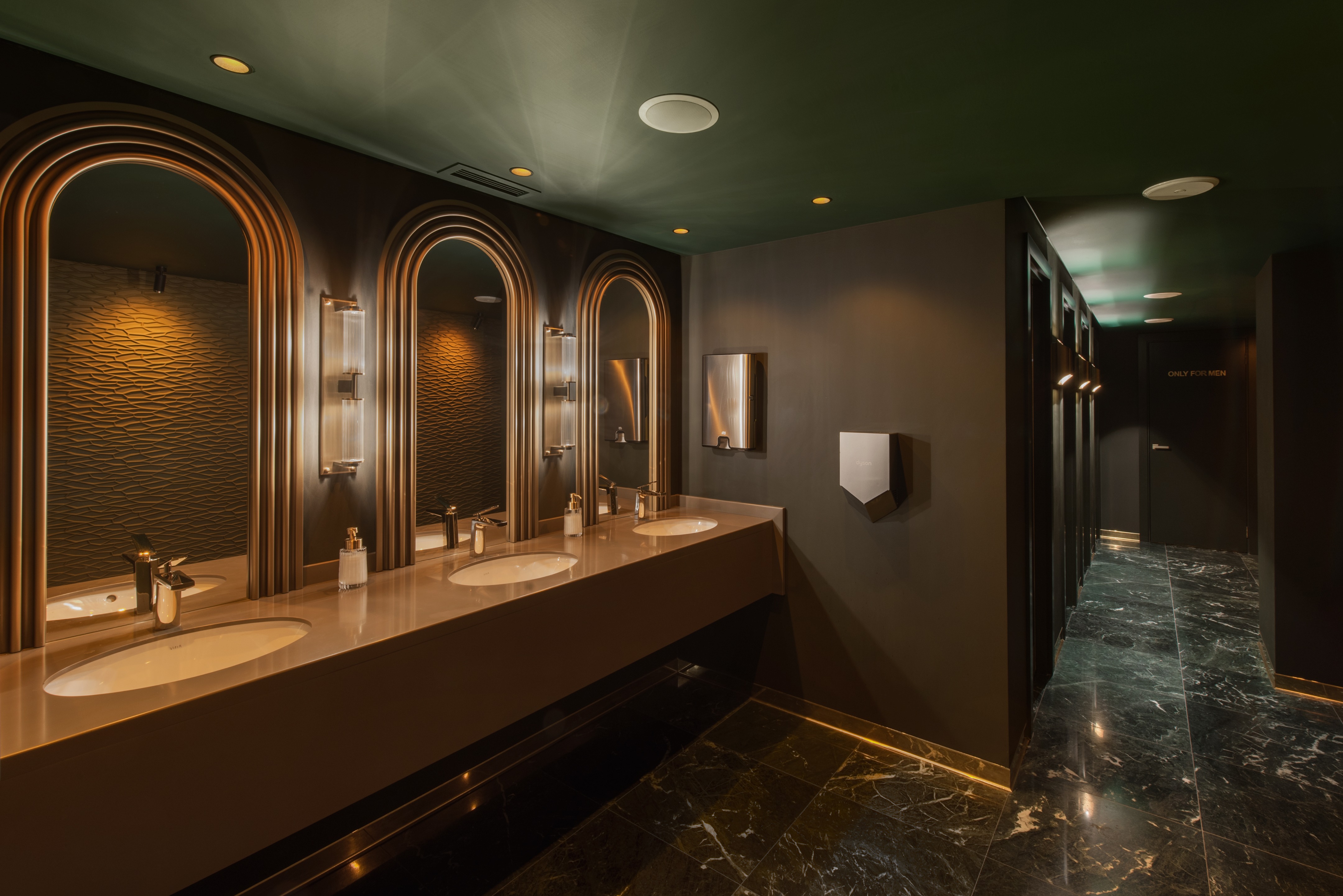 梦幻金碧 Gatsby 风格餐厅丨俄罗斯莫斯科丨ARCHPOINT bureau-8