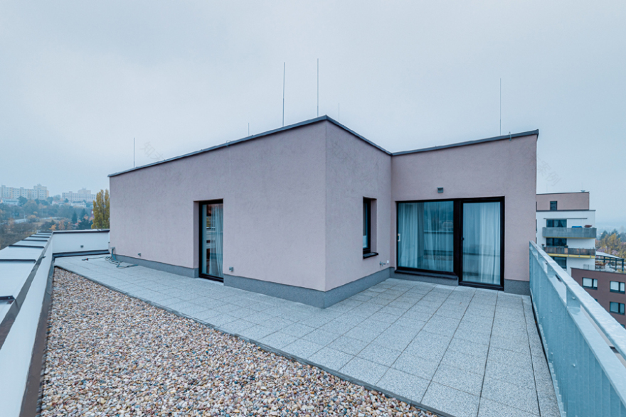 新开发楼盘的豪华顶层公寓-15