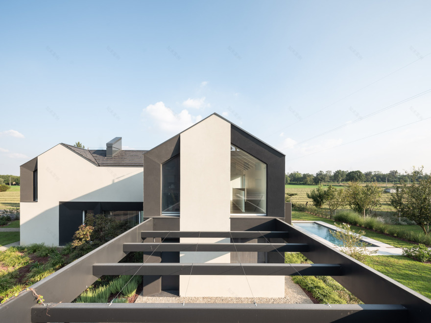 乡间别墅 HHCR,融入自然美景的设计佳作-0