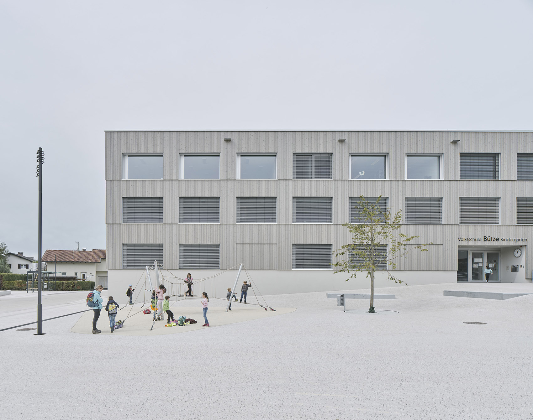 Bütze Wolfurt小学，奥地利/连接新旧建筑，创造统一连续的校园空间-76