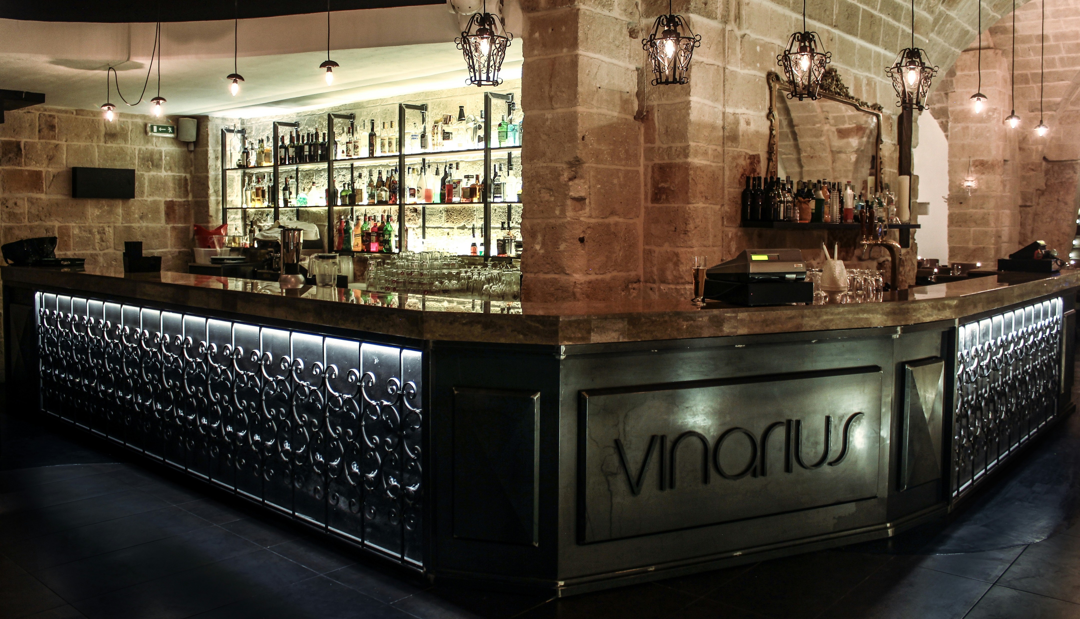 VINARIUS restaurant and wine bar-5
