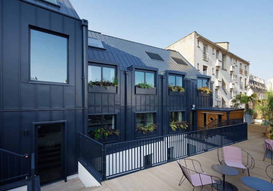 巴黎华莱士酒店,蓝调金属魅力与自然光的完美结合-28