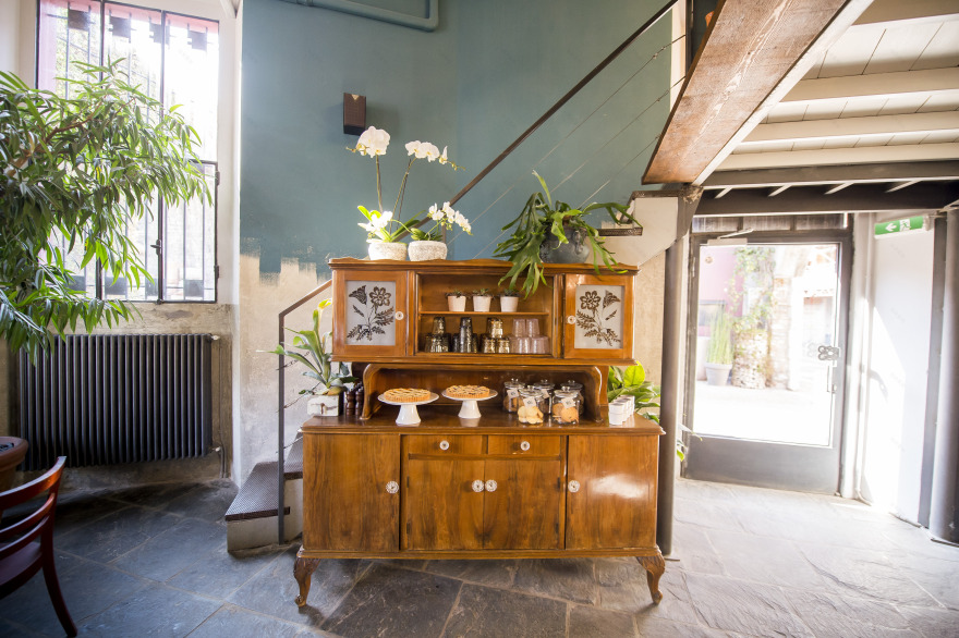 《花之子》餐厅,工业风与自然共融的设计佳作-10