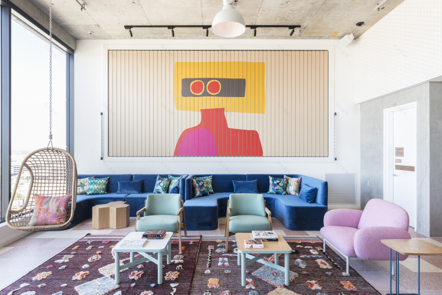 悉尼机场“Felix 酒店” | 澳大利亚版“中世纪现代”风格的设计-1