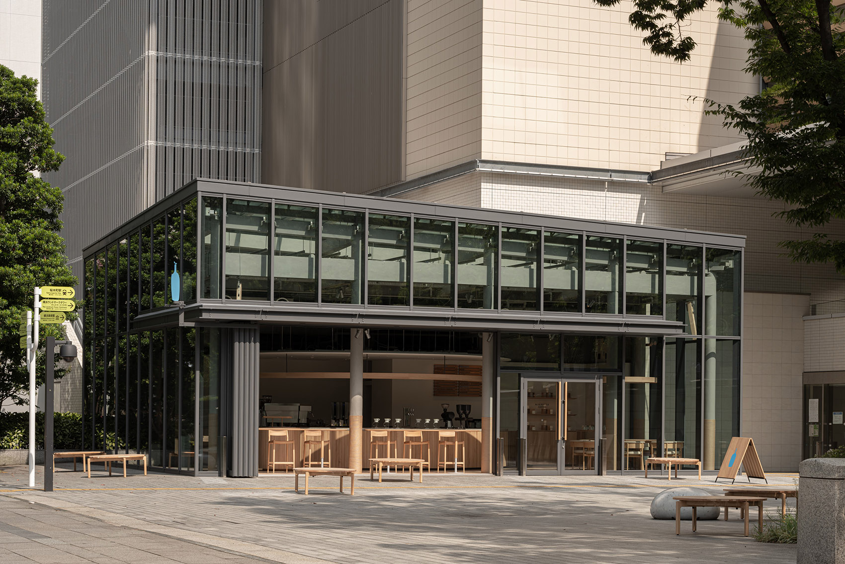 Blue Bottle咖啡港未来店，东京/科技与工艺结合的木制家具-4