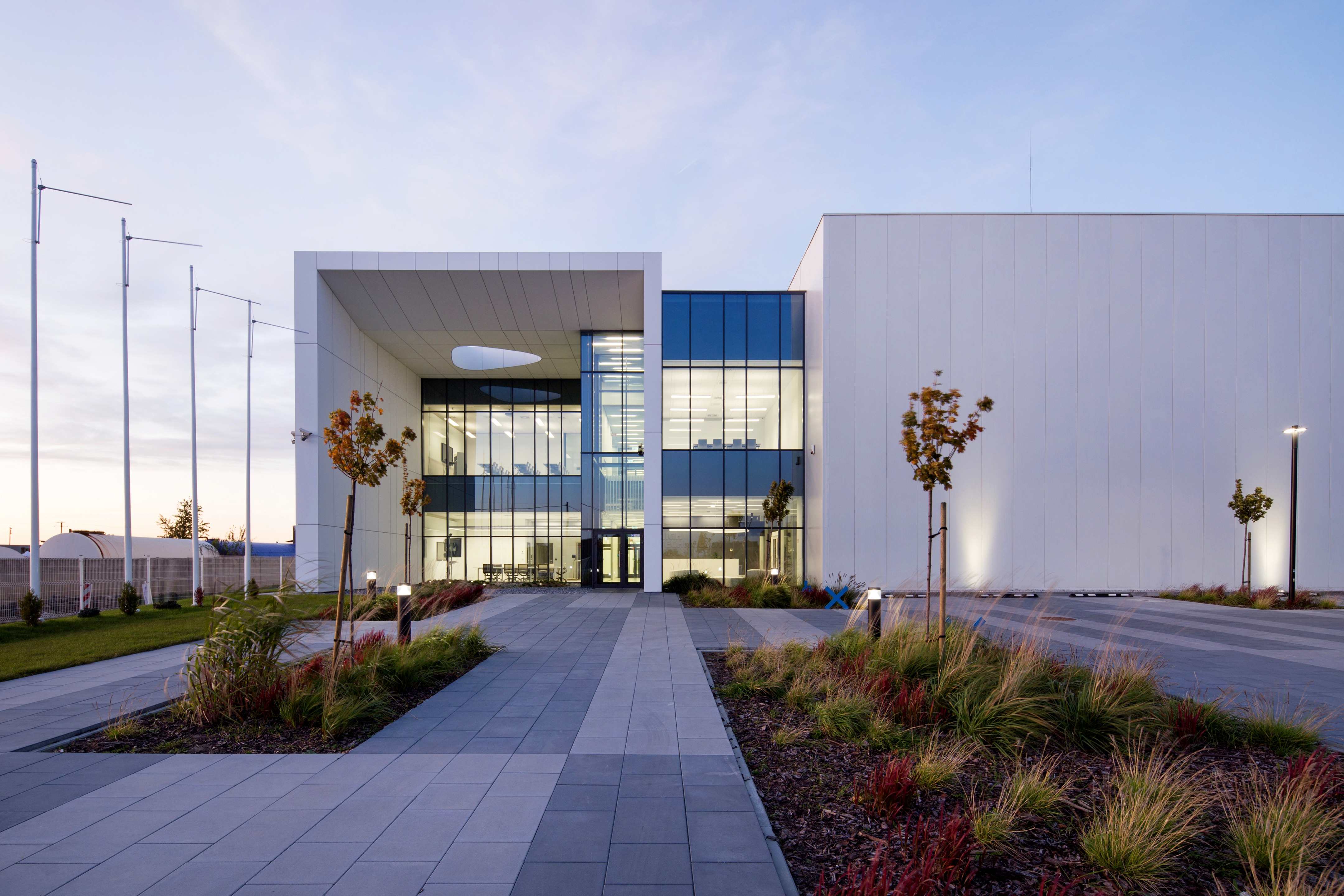 高科技机器研究与开发中心-0