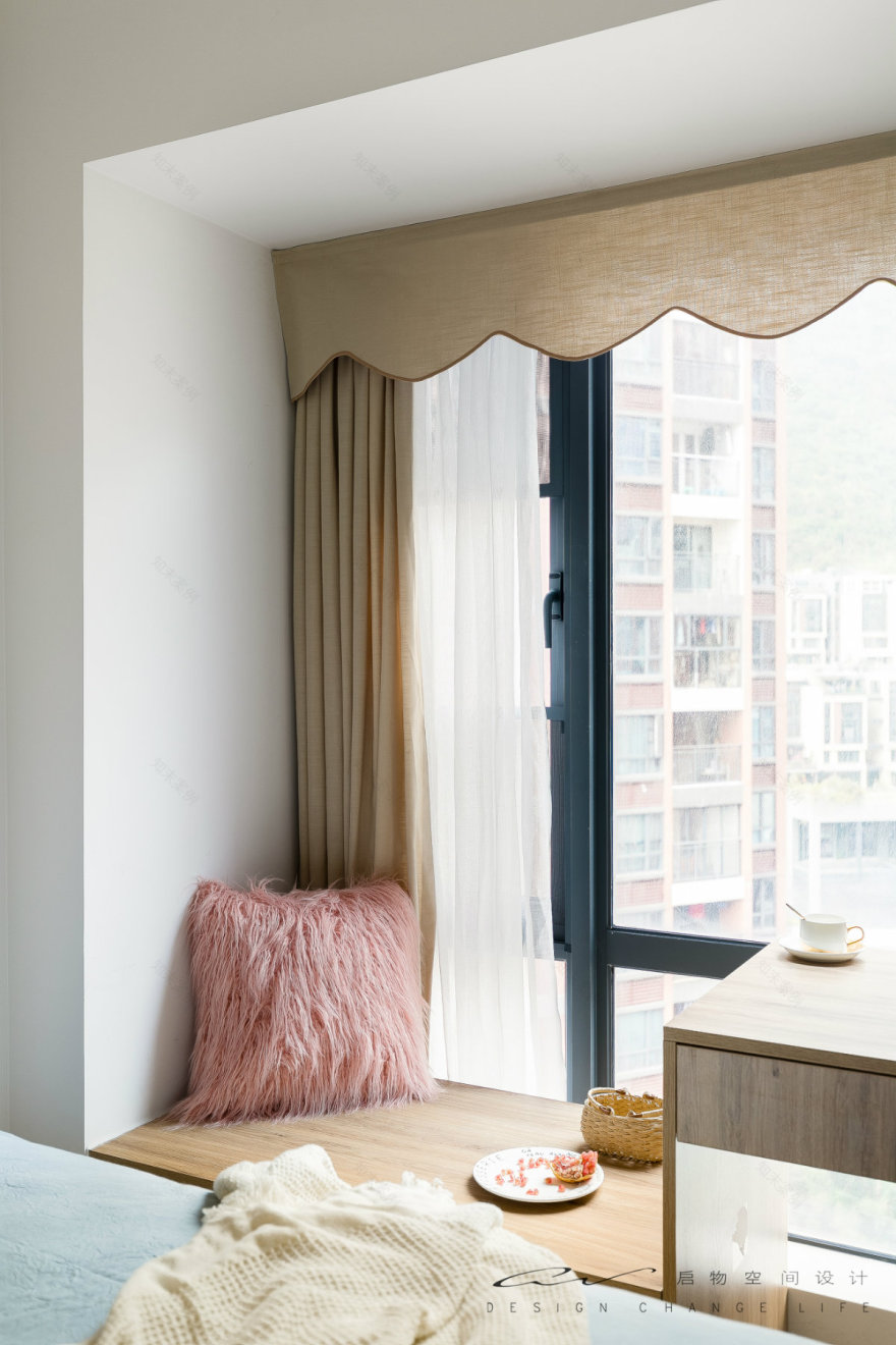 双主卧 90 平空间设计,木色电视墙与仿生植物的完美融合-58