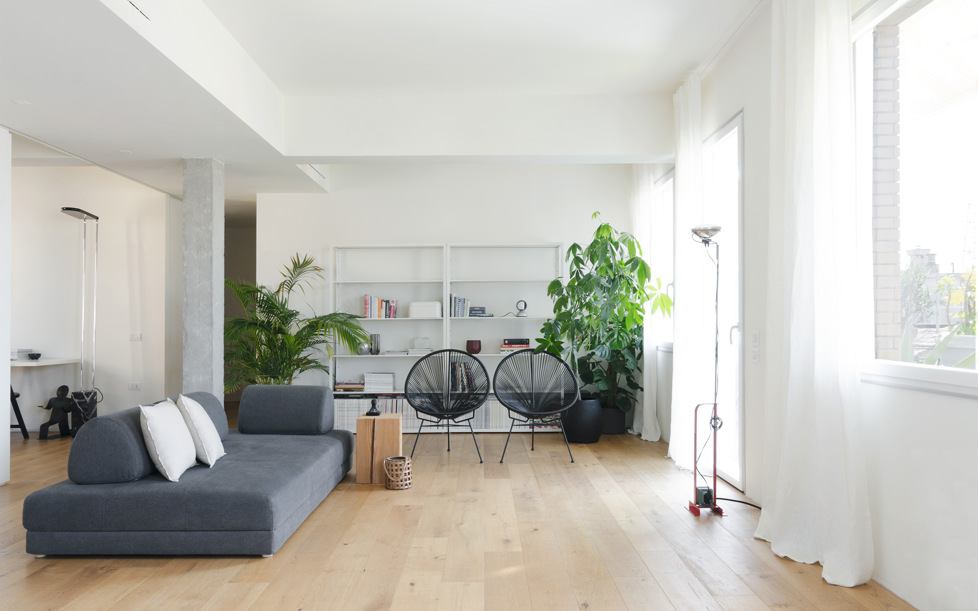 意大利 Padova 市中心的现代复式公寓设计-0