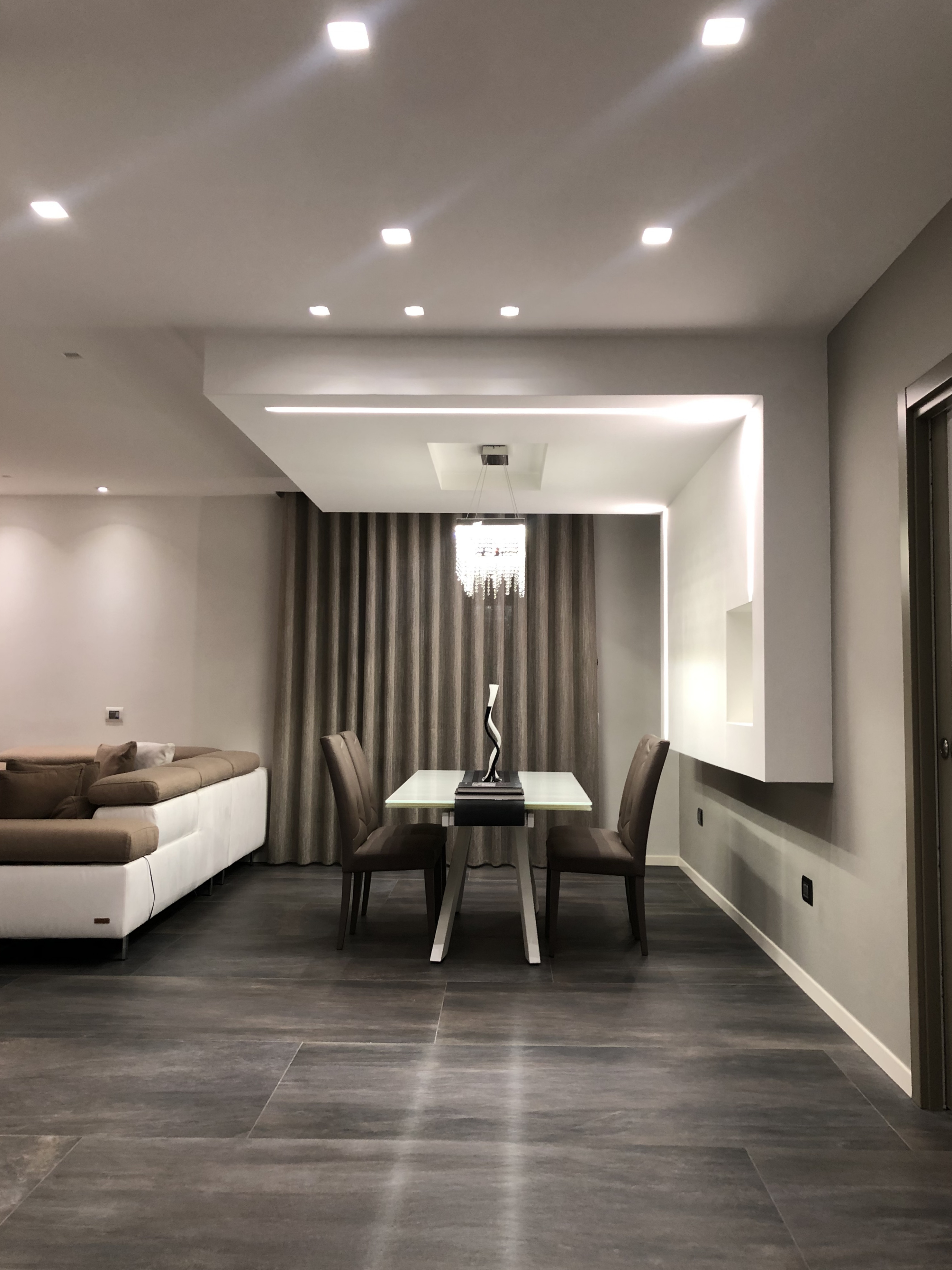 现代简约风公寓改造，干净利落重塑空间比例-4