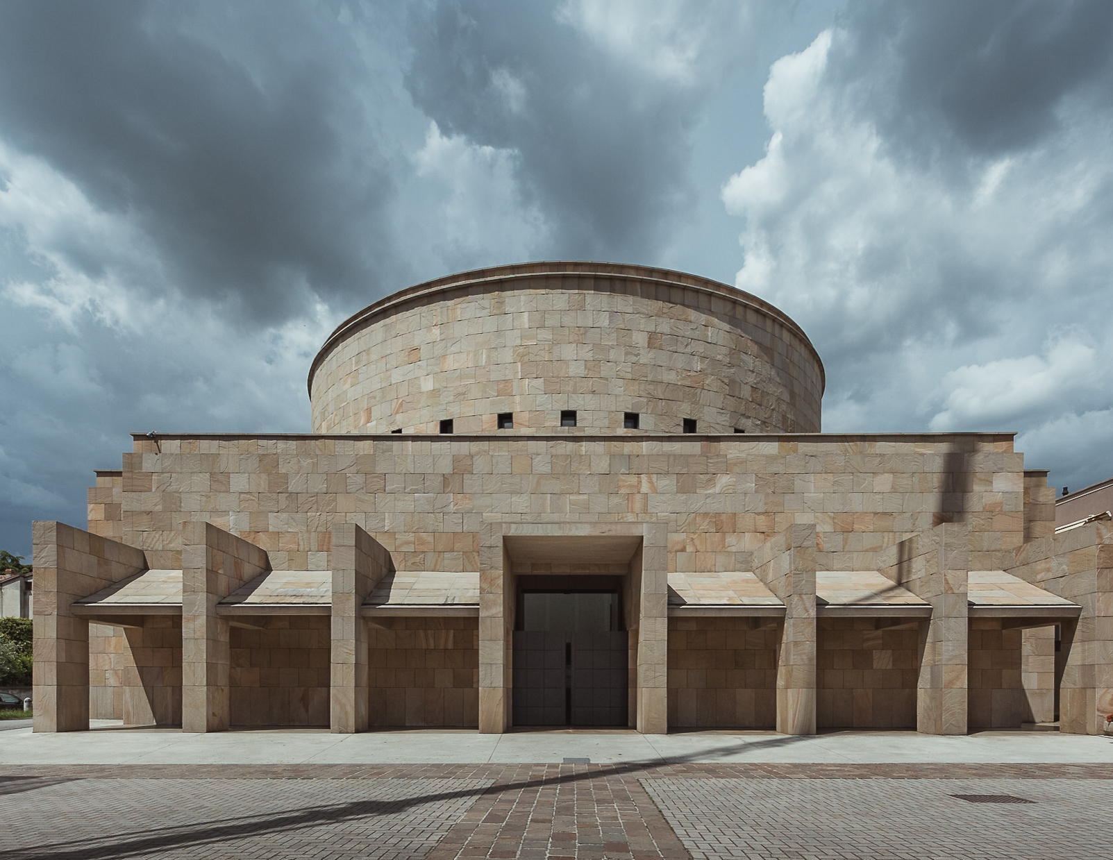 Chiesa di S.Massimiliano Kobe - Vittorio Gregotti Associati-0