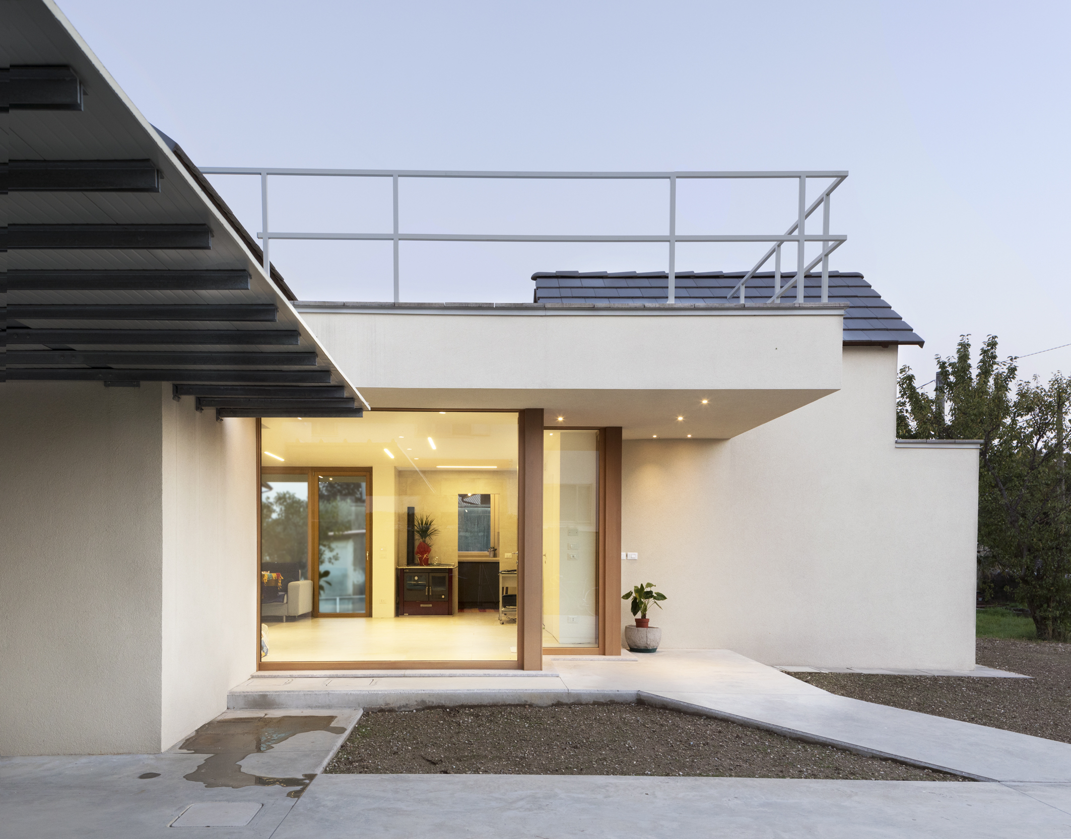 现代山间小筑 | 四重光影的和谐共生-3