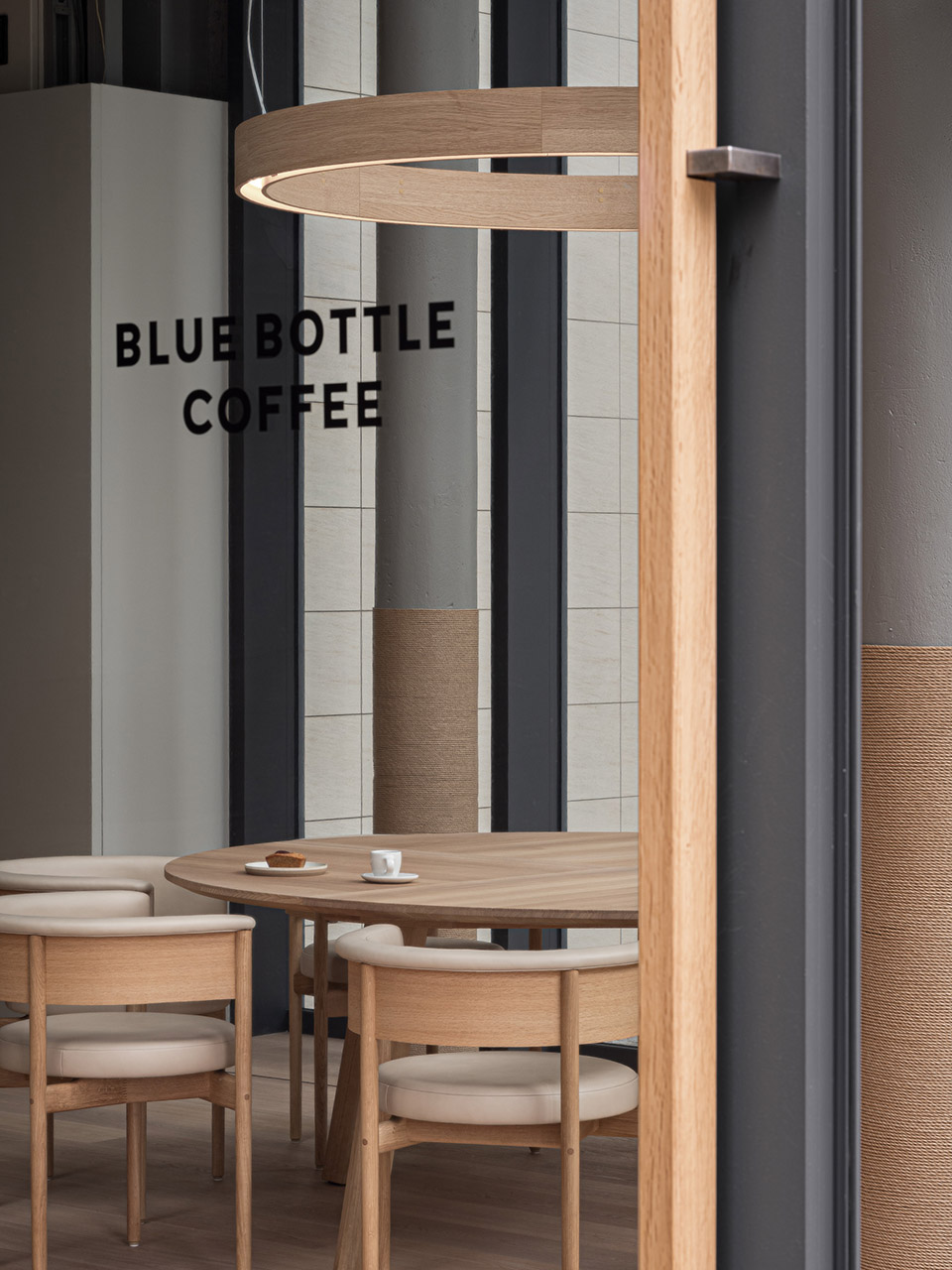 Blue Bottle咖啡港未来店，东京/科技与工艺结合的木制家具-65