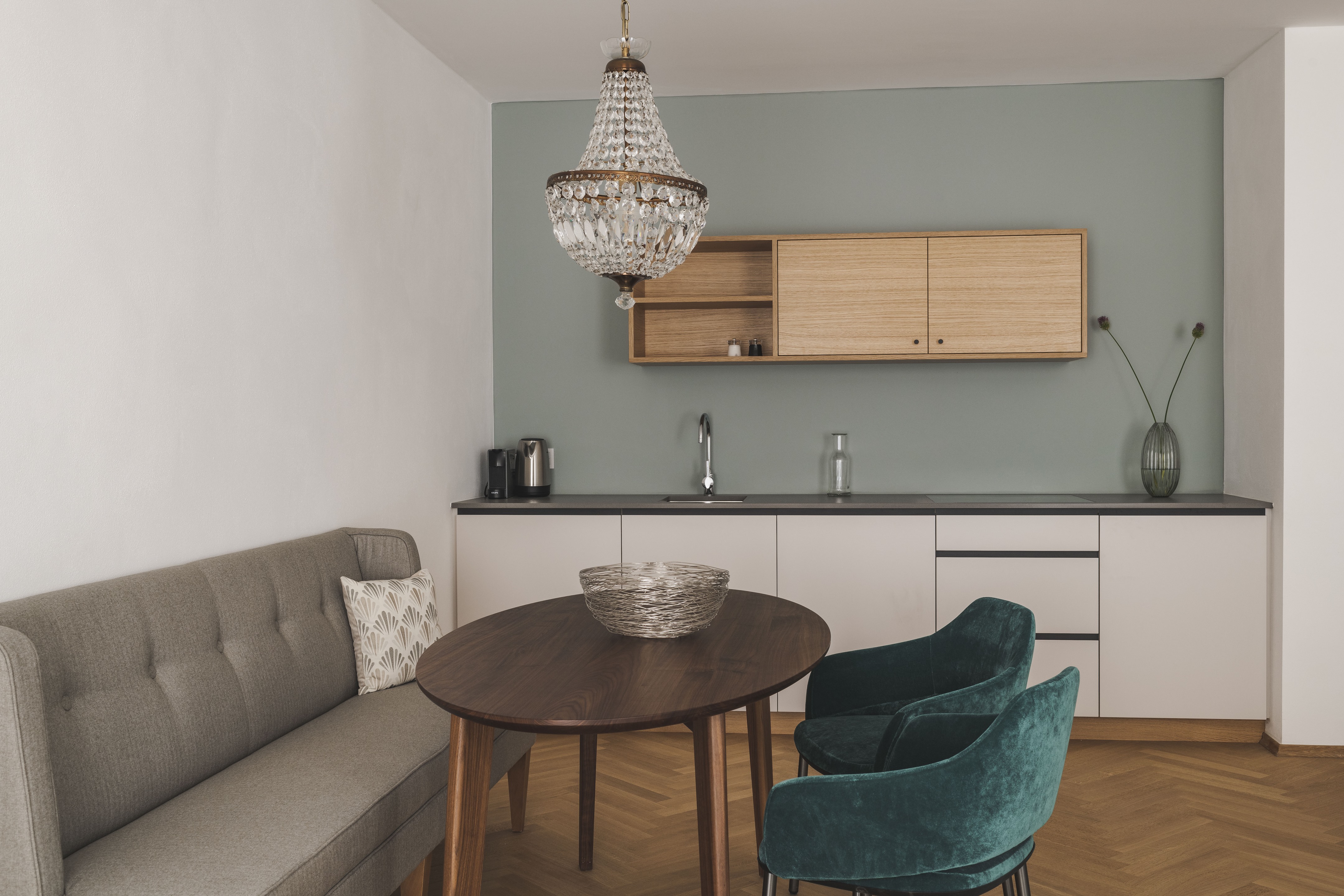 历史韵味与现代设计交融的度假公寓丨意大利-3