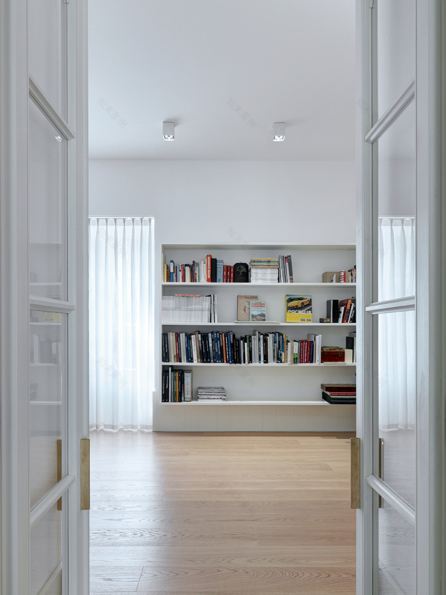 意大利 Morbegno 老建筑翻新,经典与现代的完美融合-9