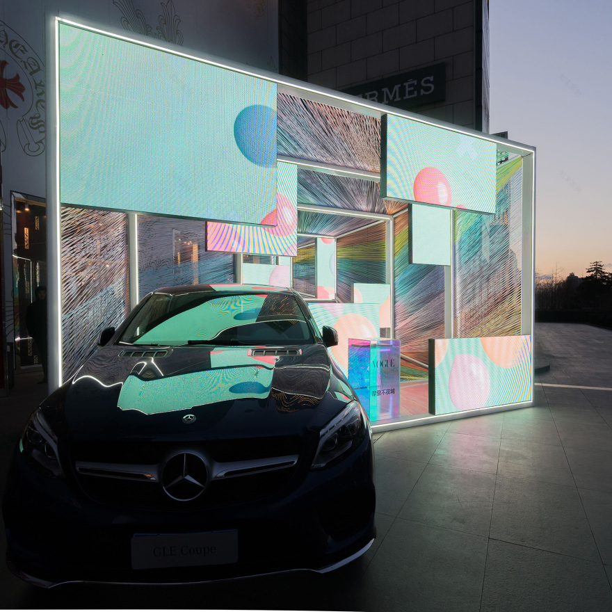 《VOGUE FNO 艺术橱窗》 | 都市绚丽与繁华的礼赞-6