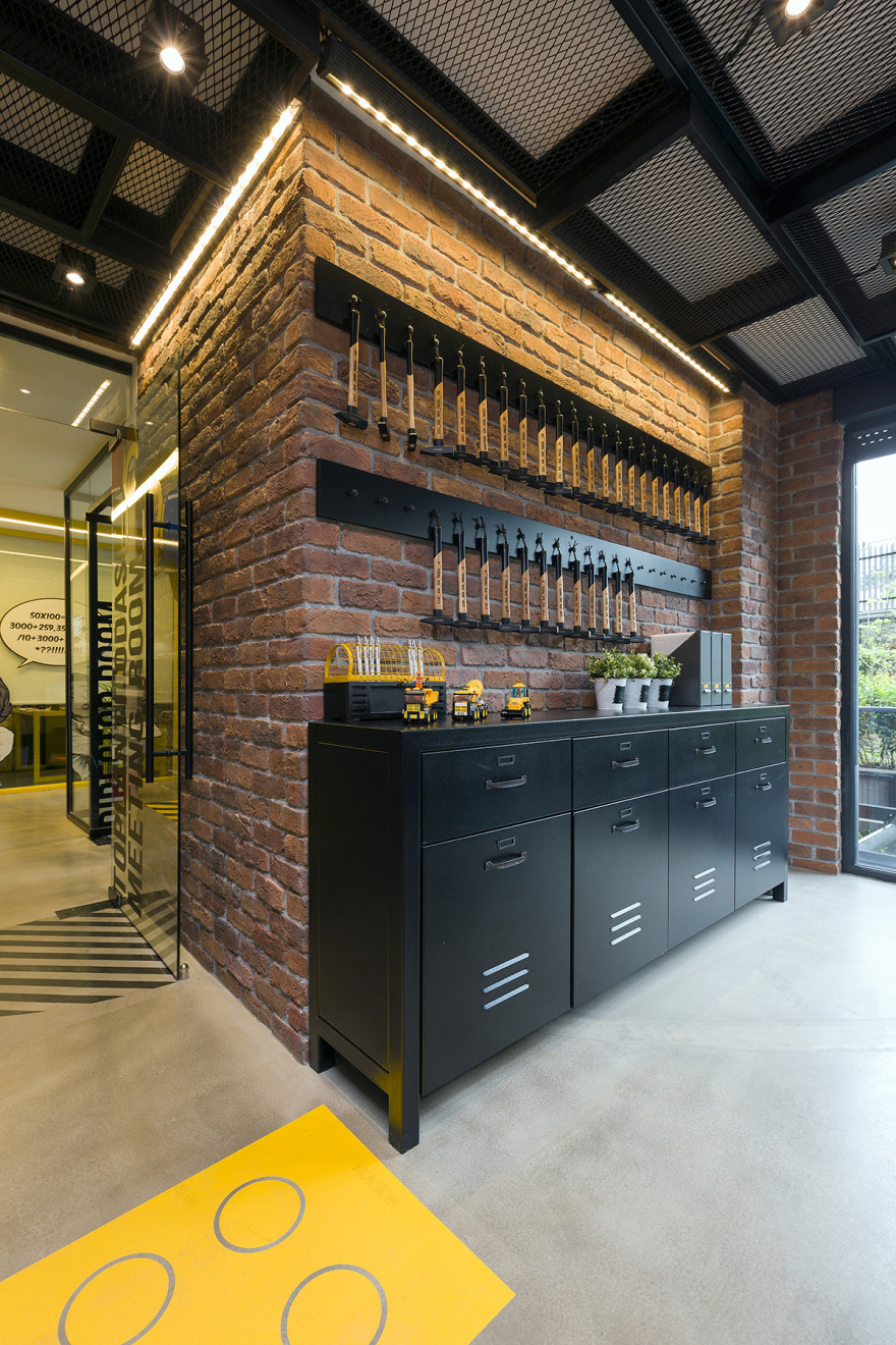 Emre 集团总部 | 工业风与创意的完美结合-12