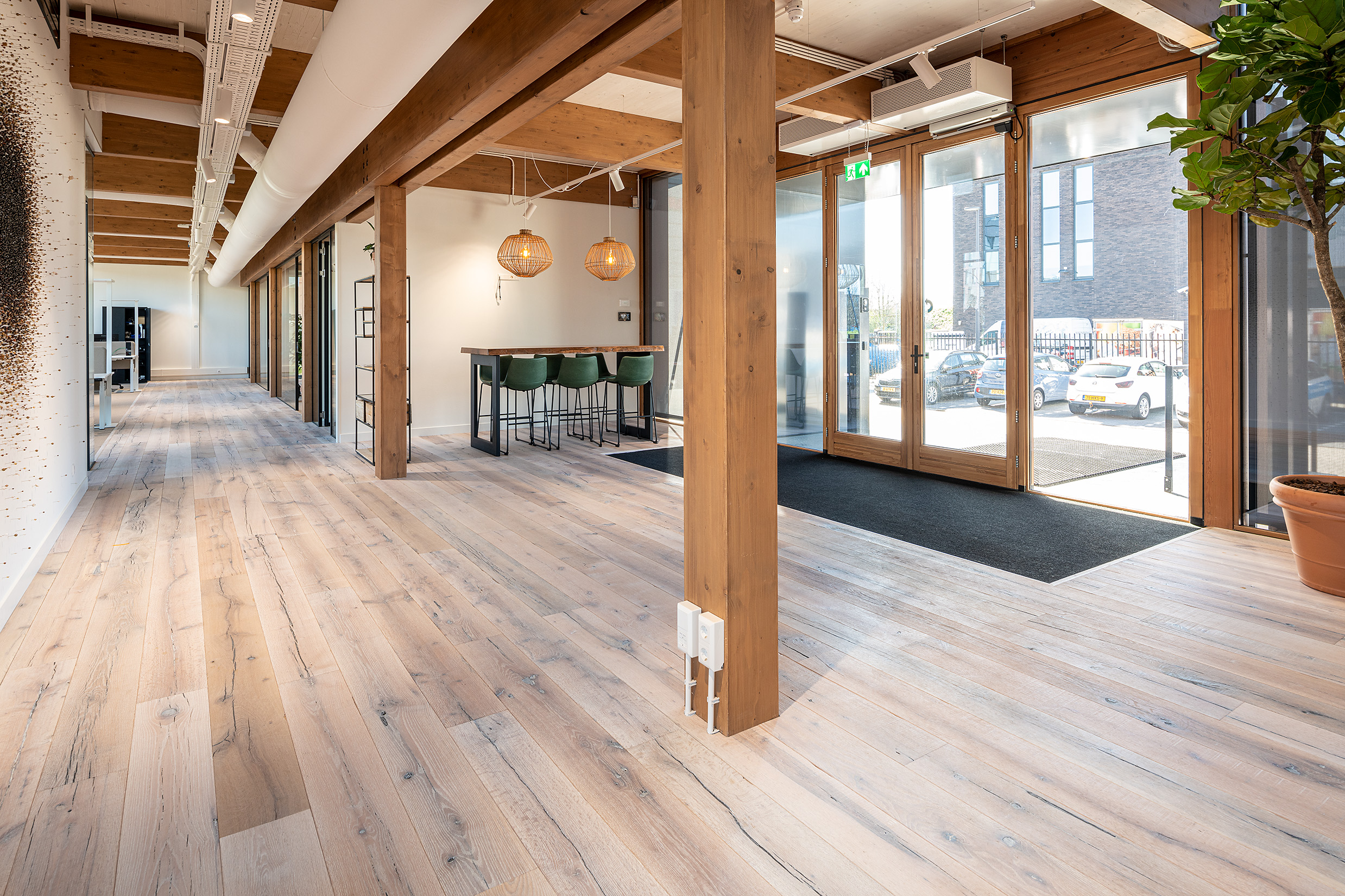 CO2 neutral office builing with reclaimed oak wooden flooring-5