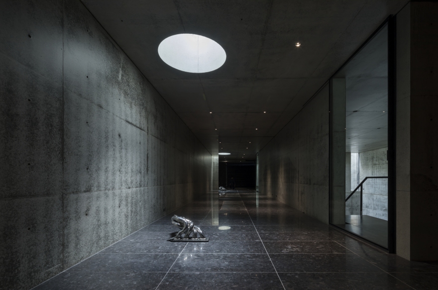 东京 Monolith 别墅 | 天地相连的空间艺术-3