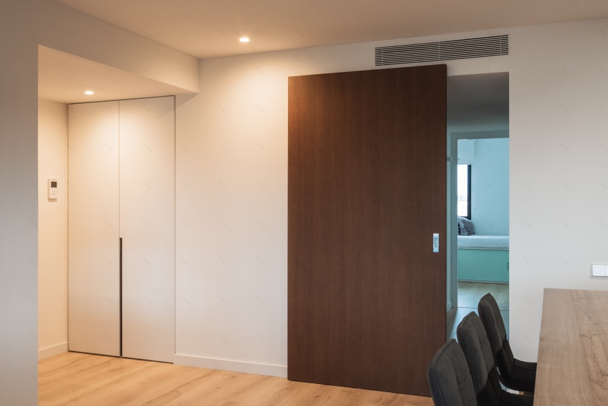 融合 90 年代建筑的现代平层设计-11