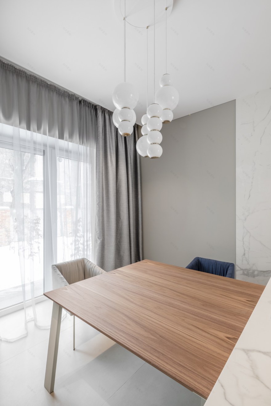 历史建筑中的透明轻盈之家-18