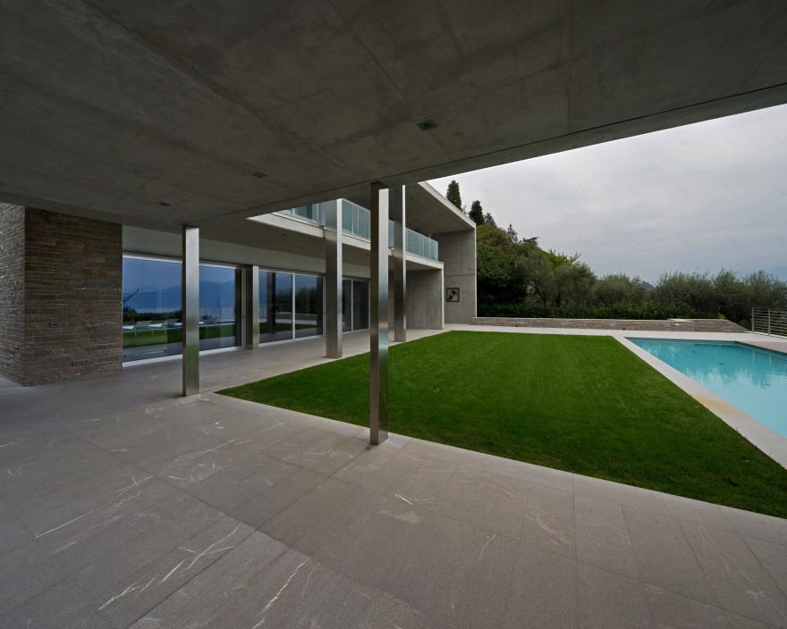 意式湖畔别墅,诠释自然与现代共生设计-7