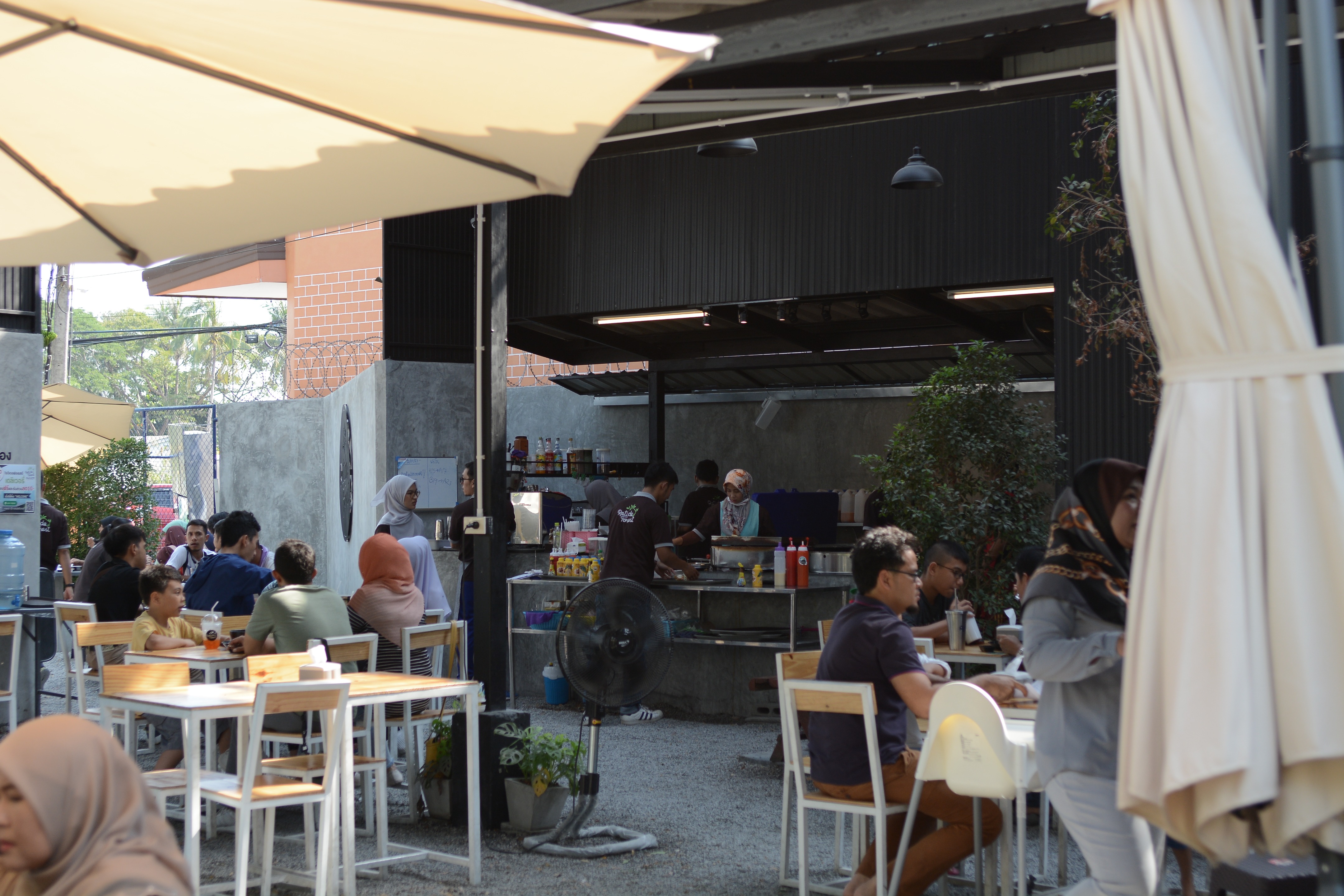 森林中的旋转餐厅“Roti de Forest”-10