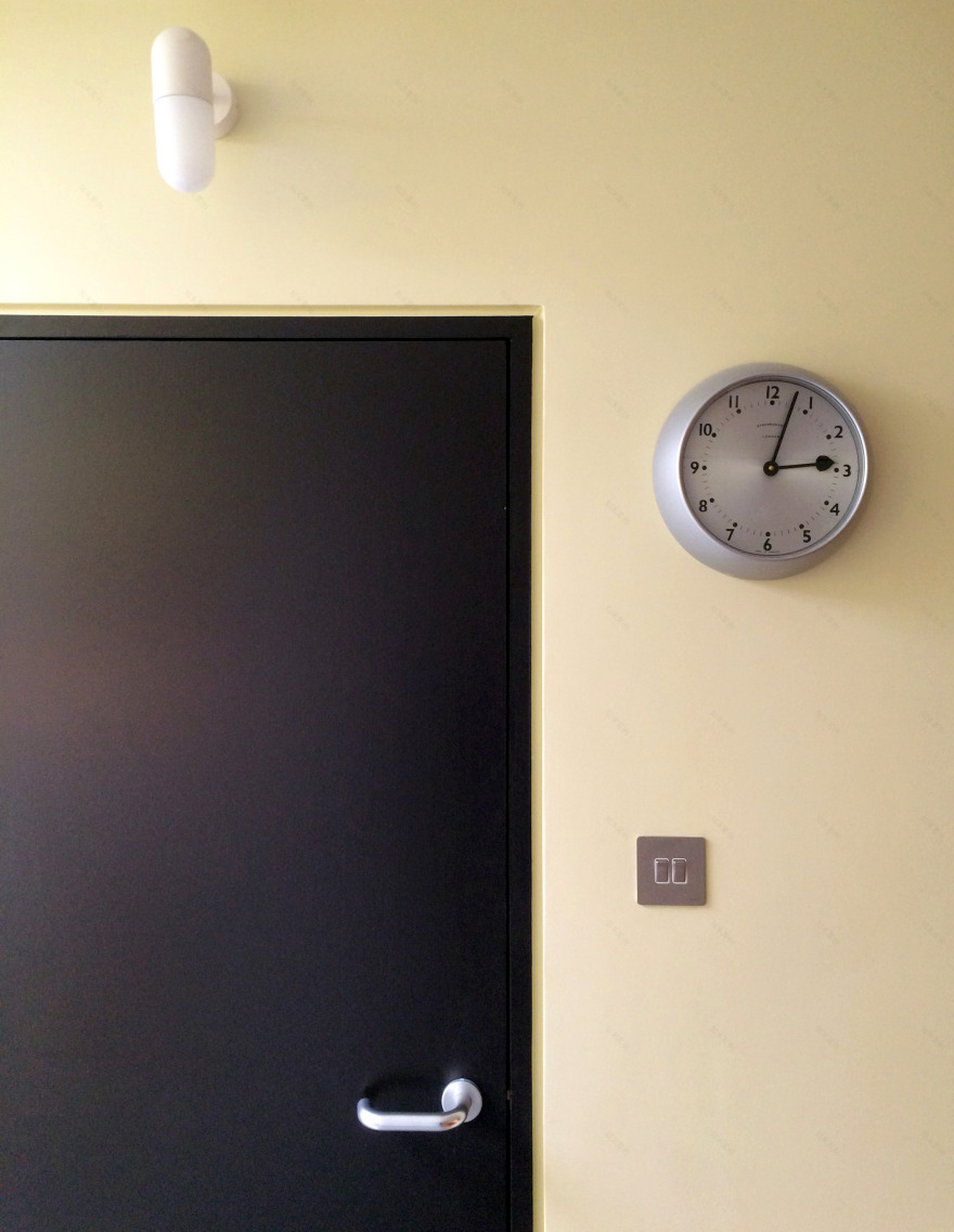 Janus House | 创意十足的圆形与方形窗户设计-25